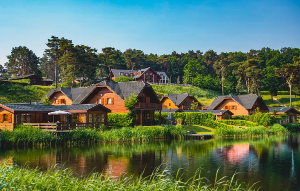 #10 Brunssum

    Zuid-Limburg
    Europarcs op 240m
    SUP verhuur
    Chalets
