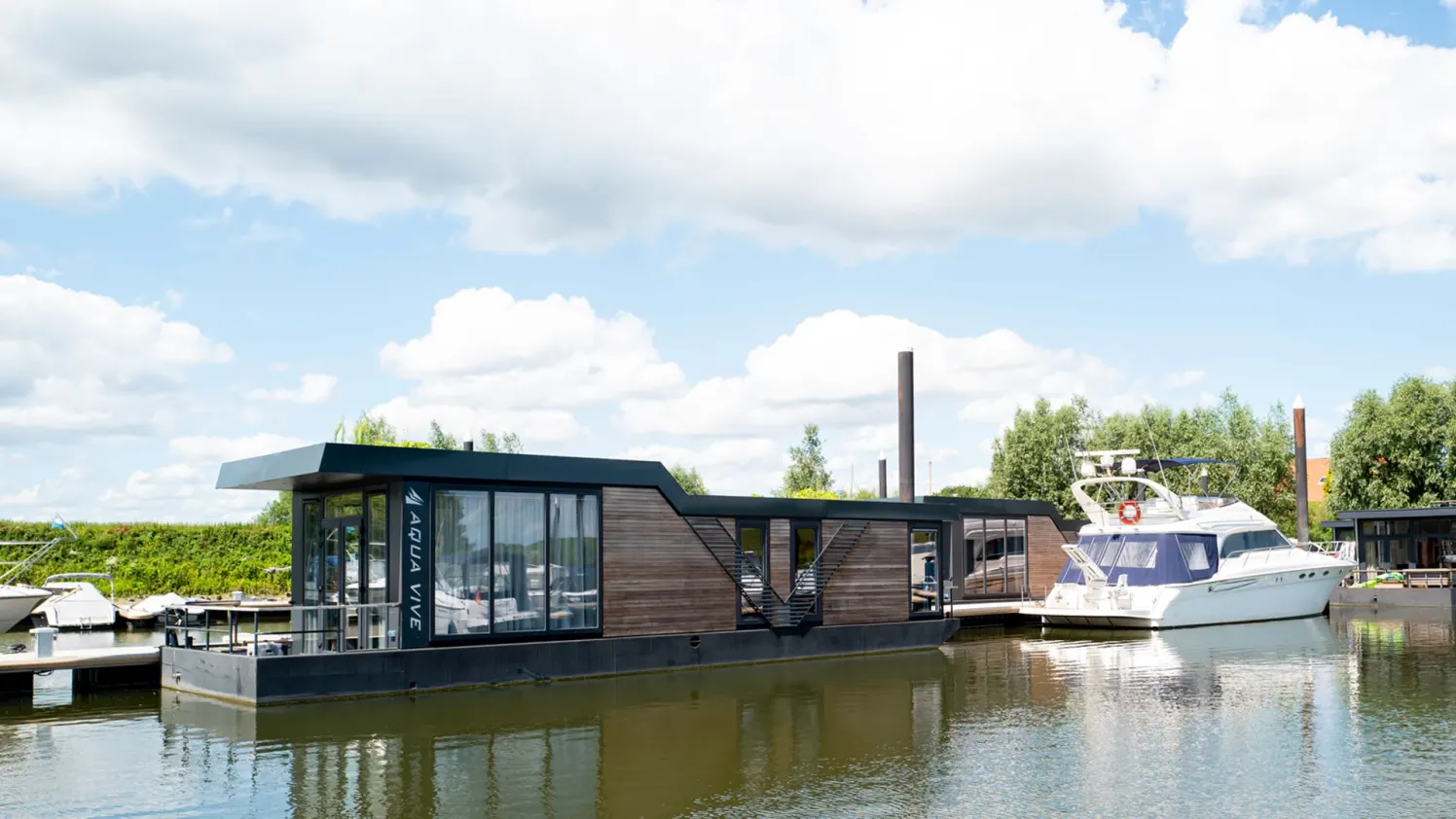 #6 Rheden

    Gelderland
    EuroParcs op 7km
    SUP en kano verhuur
    Tiny House, waterlodges en chalets
